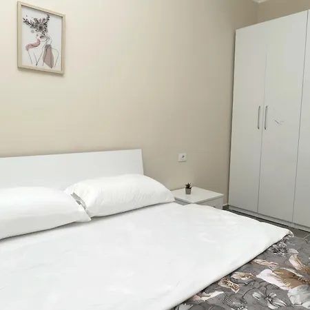 Lavender Apartment *