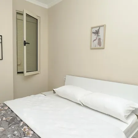 Lavender * Durres